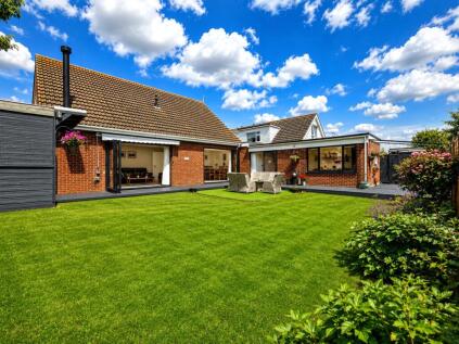 Forest Way, Highcliffe, Dorset, BH23