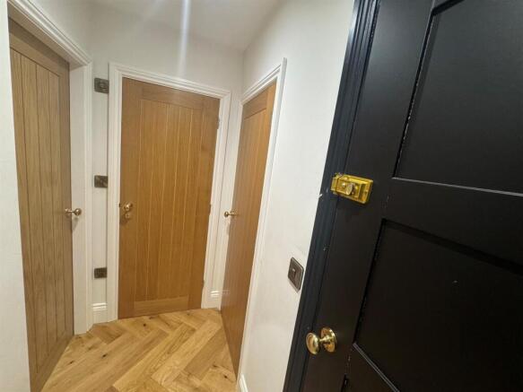 1 bed Flat for sale Image 12