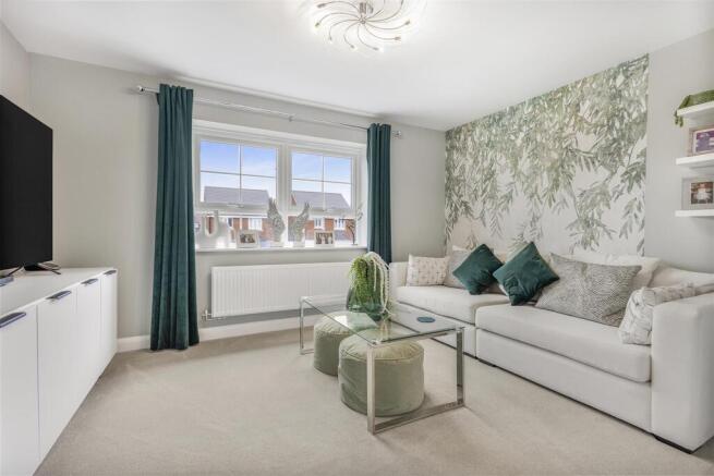 Blackwater Drive, Dunmow, Essex photo 3