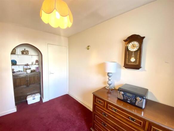 BEDROOM 2