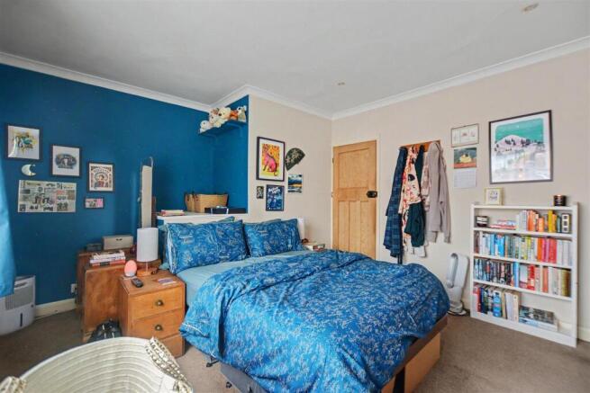 Bedroom 1_2.jpeg