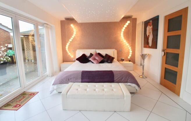 Bedroom 1 (Double with Ensuite)