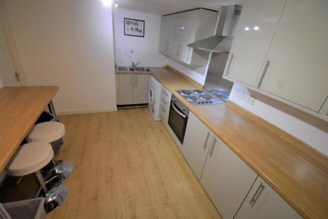 Kitchen 250219 4 LIGHT.jpg