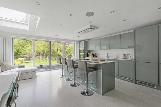 Kitchen/Dining