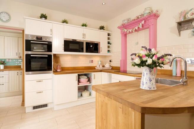 Kitchen / Breakfast 