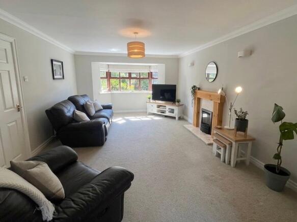 4 bed Detached for sale Image 12