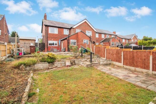 3 bed Town House for sale Image 11