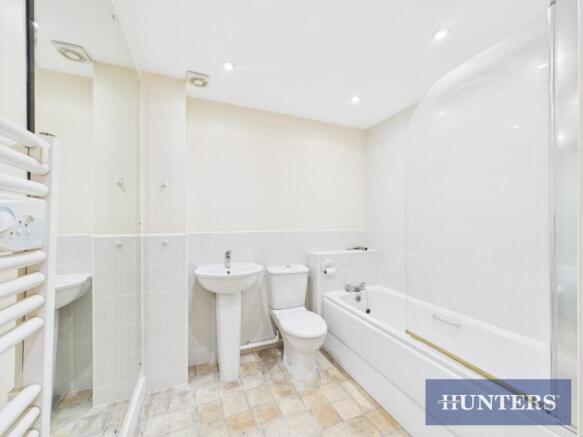 2 bed Apartment for sale Image 11