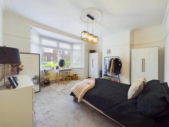 CAM01604G0-PR0393-STILL003.jpg