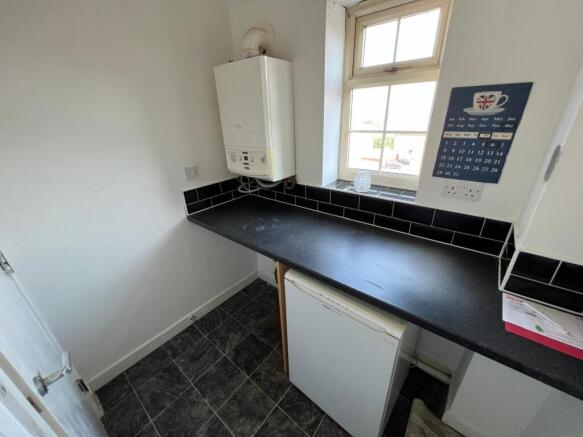 2 bed Flat for sale Image 7