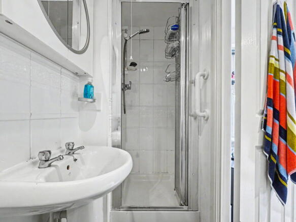 3 bed Apartment for sale Image 10