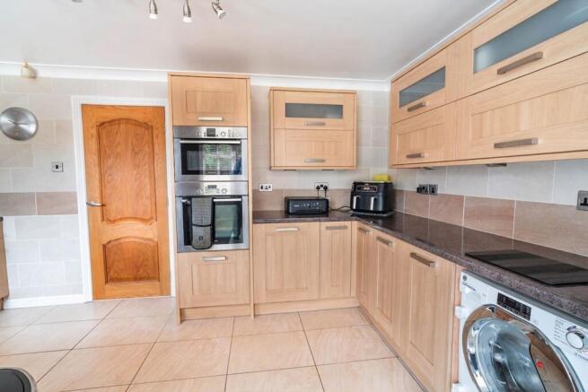 3 bed Semi-Detached for sale Image 11