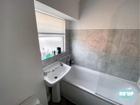 1 bed House Share to rent Image 4