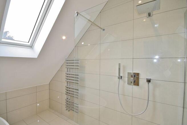 Ensuite to Bed...