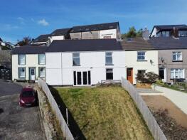 2, Sunny Bank, Heol-y-beiliau, Llantrisant CF72 8EQ