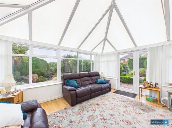 4 bed Detached for sale Image 11