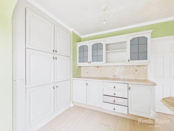 3 bed Semi-Detached for sale Image 6