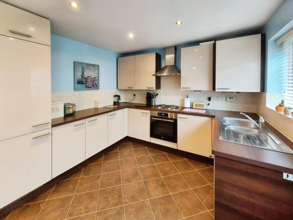 Wakes Drive, Monton, M30 photo 4