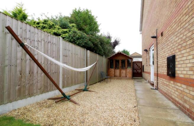 7028_Cawthorn Close.