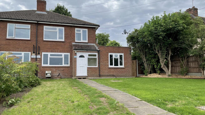 4 bed semi-detached house to rent Cammock Hand, S