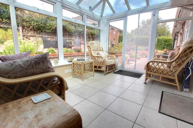4 bed Detached Bungalow for sale Image 9