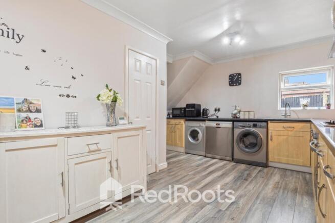 3 bed Semi-Detached for sale Image 8