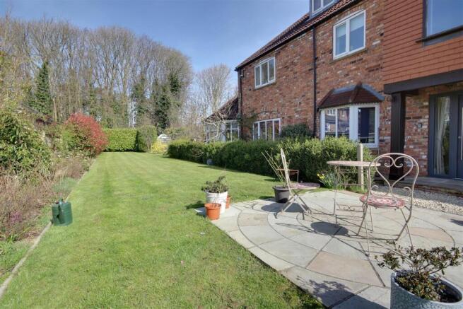 6 bed Detached for sale Image 4