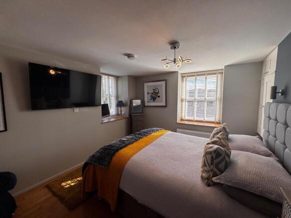 3 bed House for sale Image 12