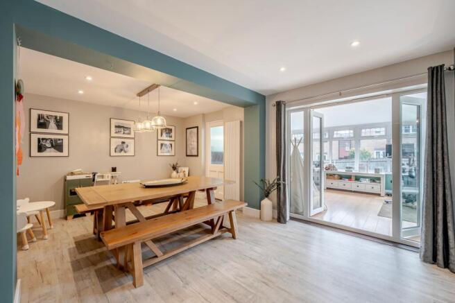 4 bed Detached for sale Image 7