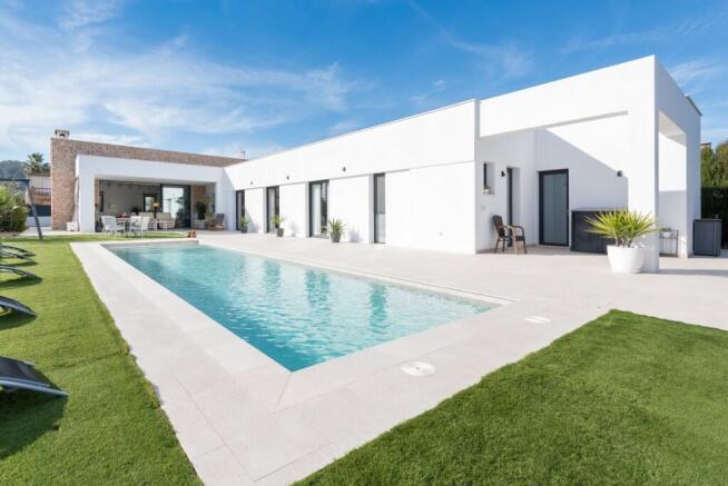 Swimming Pool (2)