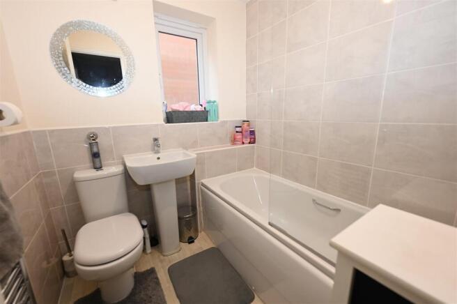 3 bed Semi-Detached for sale Image 9