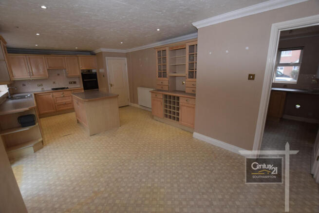 KITCHEN & DINER | PIC: 2