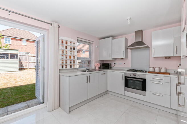 3 bed Semi-Detached for sale Image 4