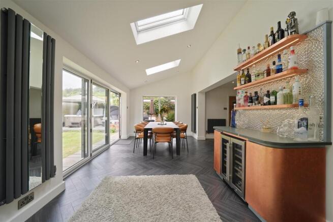 4 bed Detached for sale Image 4