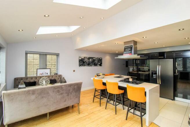 KITCHEN/BREAKFAST/DINING ROOM
