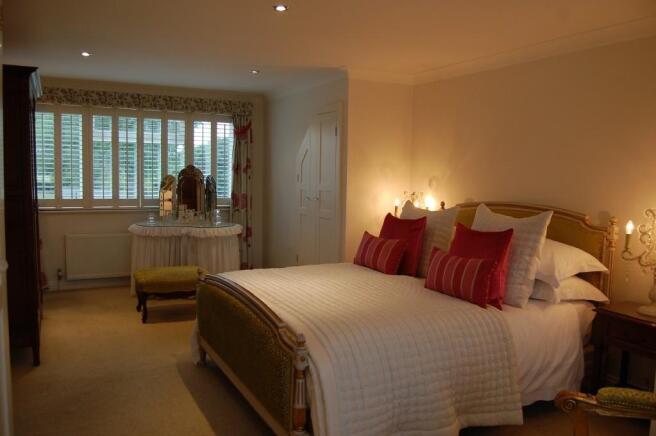MAIN BEDROOM