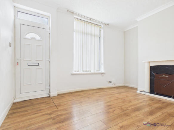 2 bed Terraced to rent Image 7