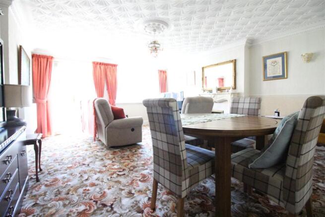 Living room/diner