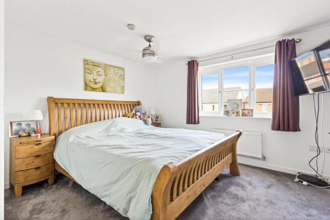 4 bed Detached for sale Image 11