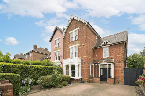 Perryn Road, London, W3