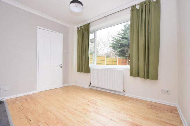 2 bed Semi-Detached to rent Image 4
