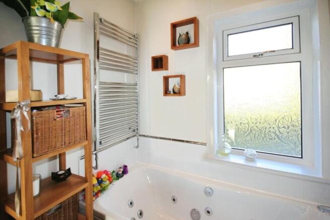 2 bed House to rent Image 9