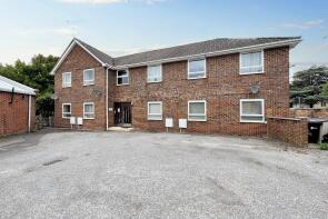 2, 36 St Catherines Cour, Leigh Road, Wimborne BH21 1AF