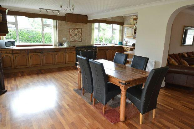 L SHAPED KITCHEN/DIN