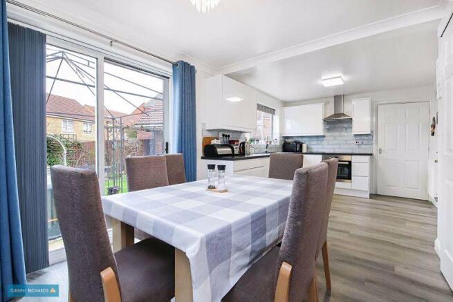 Kitchen/Dining...