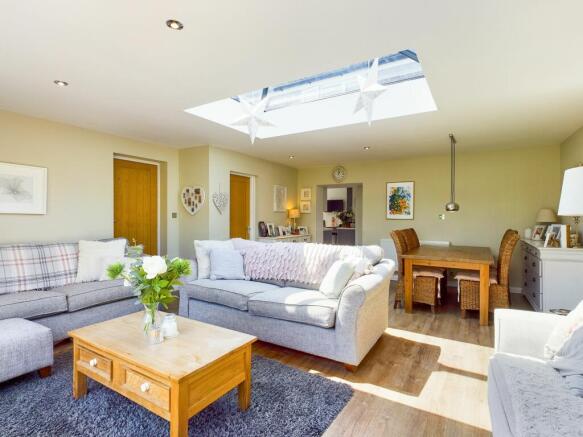 Sitting/Dining Room