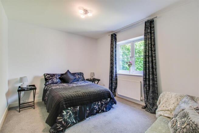 3 bed Semi-Detached Bungalow for sale Image 12