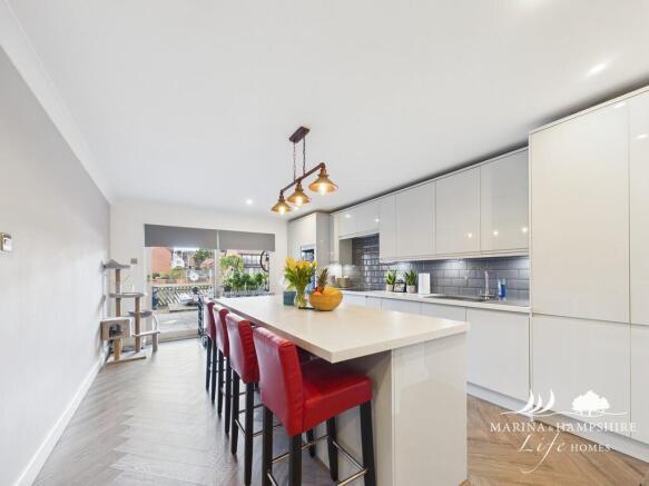 CAM03915G0-PR0044...