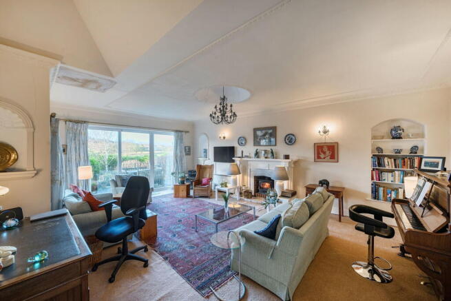 4 bed Detached for sale Image 4