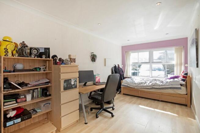 Family Room/Teenage 